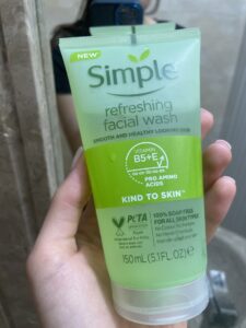 ژل شستشوی صورت سیمپل مدل refreshing حجم 150میلی لیتر